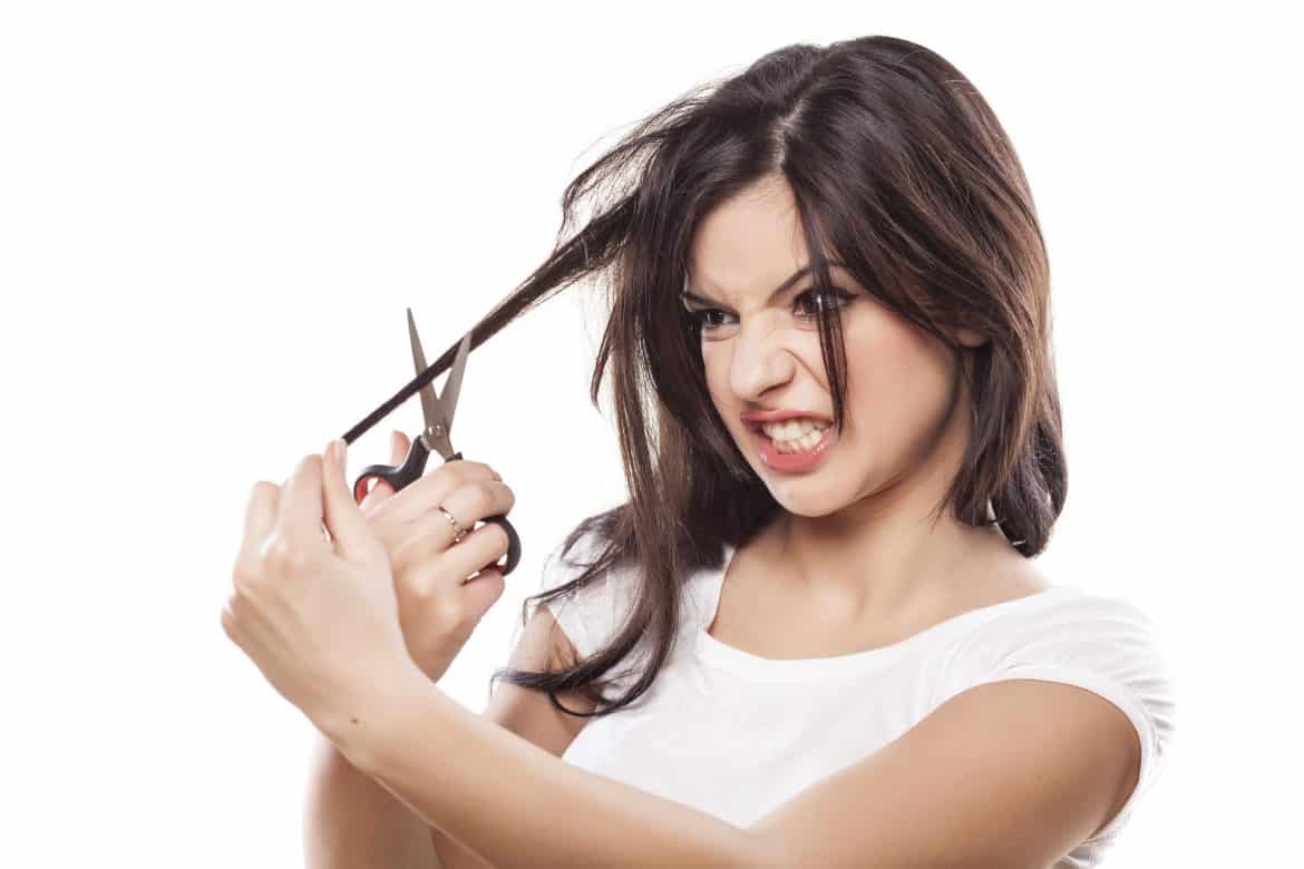 4. Rambut Kusam, Kusut, dan Patah