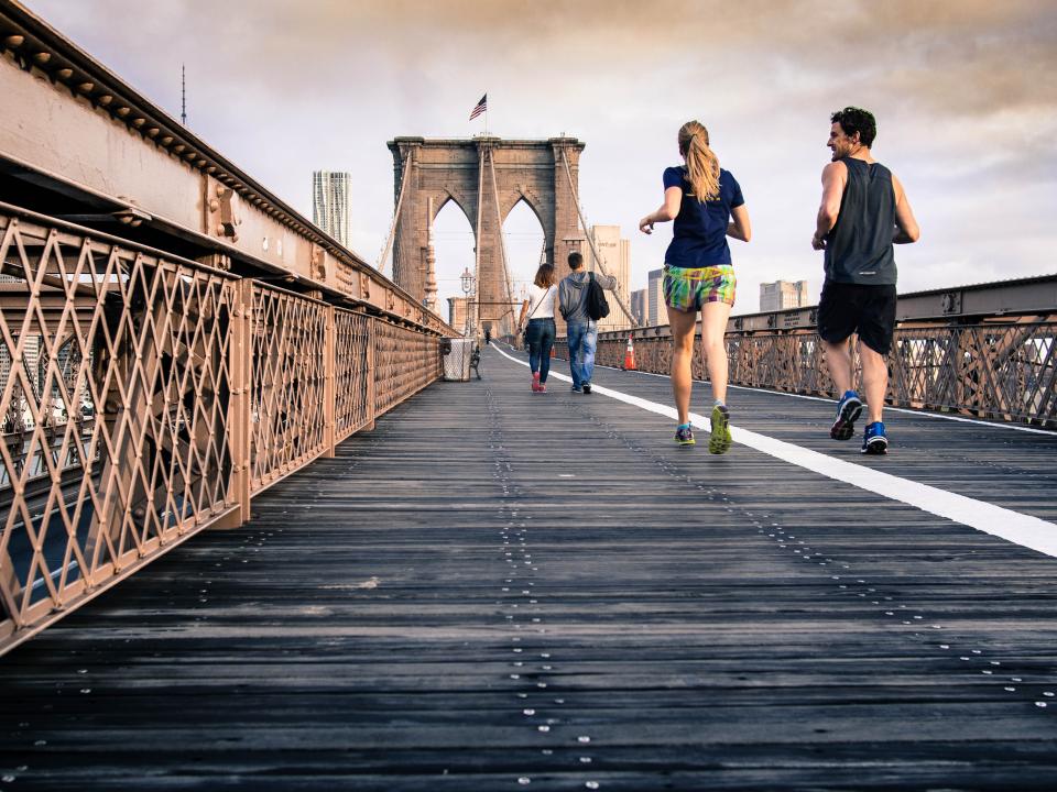 5. Jogging Sore-Sore Bareng Pasangan Atau Gebetan