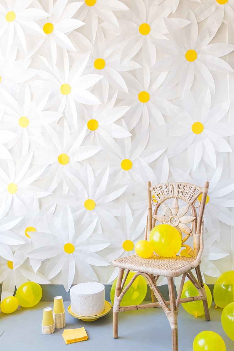 5 Backdrop Foto Unik yang Bisa Kamu Buat di Rumah Ini 5 Backdrop Foto Unik yang Bisa Kamu Buat di Rumah Ini
