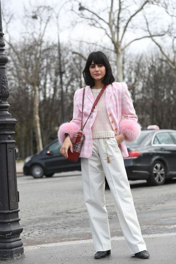Pakaian bernuansa pink